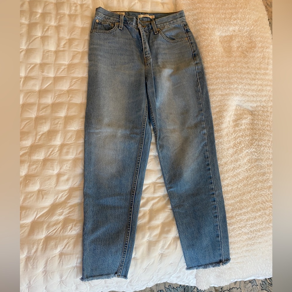 Levi’s Light Wash Mom Jean - Picture 2 of 6